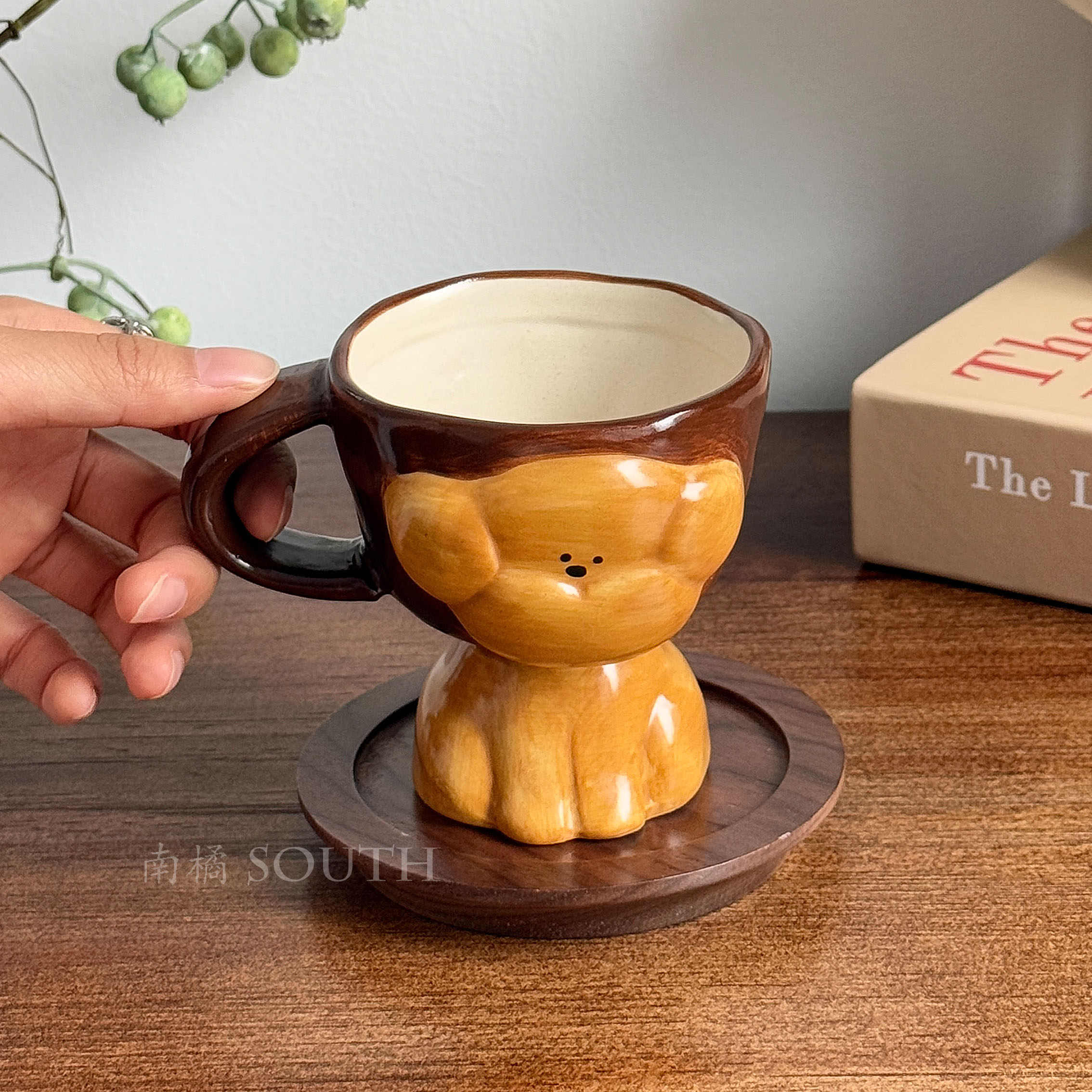 中古风手作浮雕趣萌棕马克杯