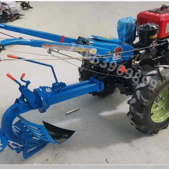 柴油手扶拖拉机耕地机器带犁