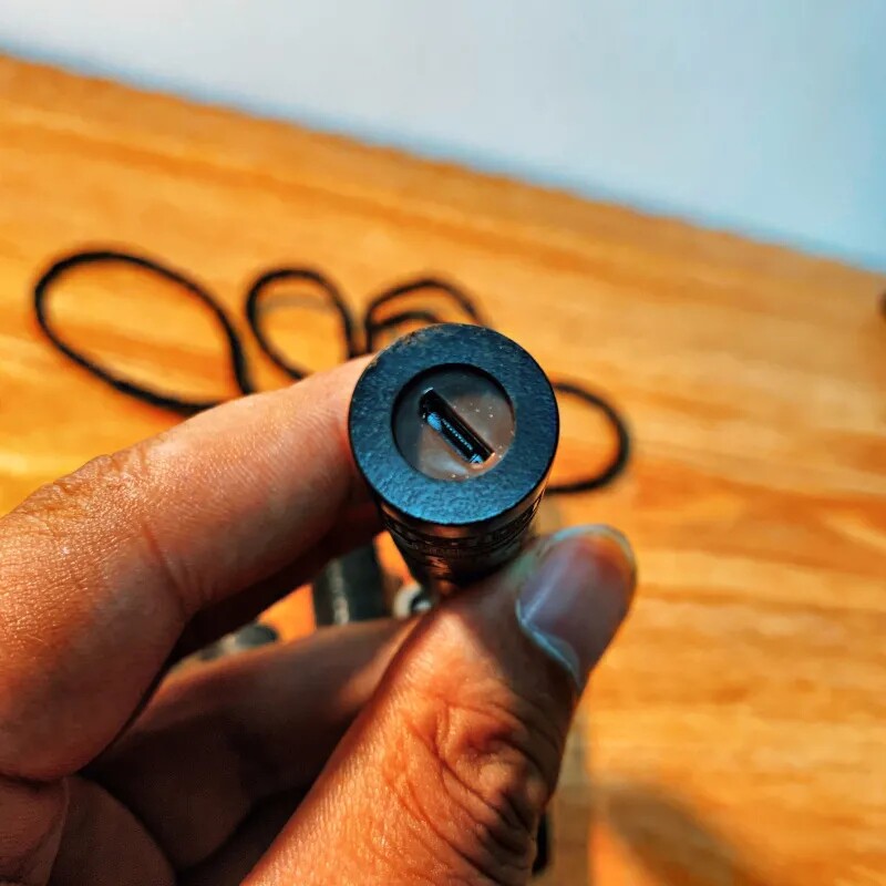 불자마자 불이 들어옵니다  화재 원본 발췌  흑단 방풍 USB 충전식 개인화 창의적 부는 라이터