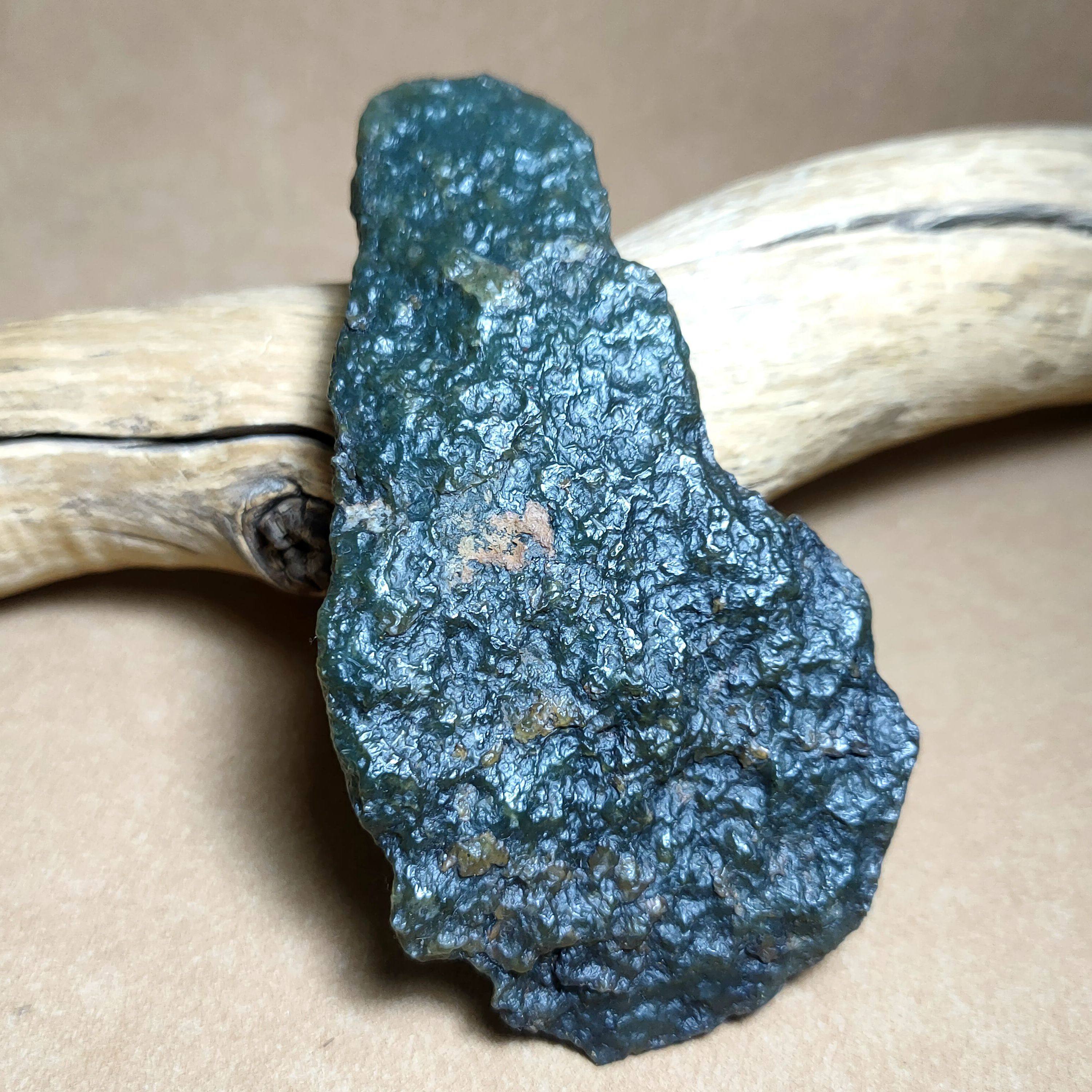 新疆和田玉戈壁料原石若羌戈壁料青玉老熟地表料油性足把件玩料