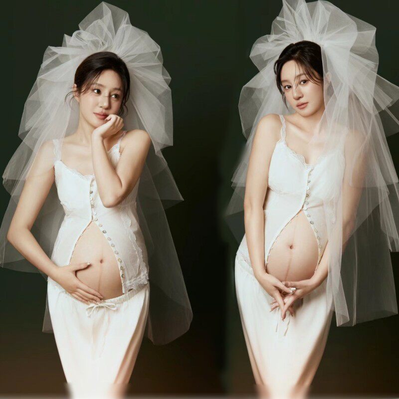 影楼孕妇照白色套装孕妈咪大肚照