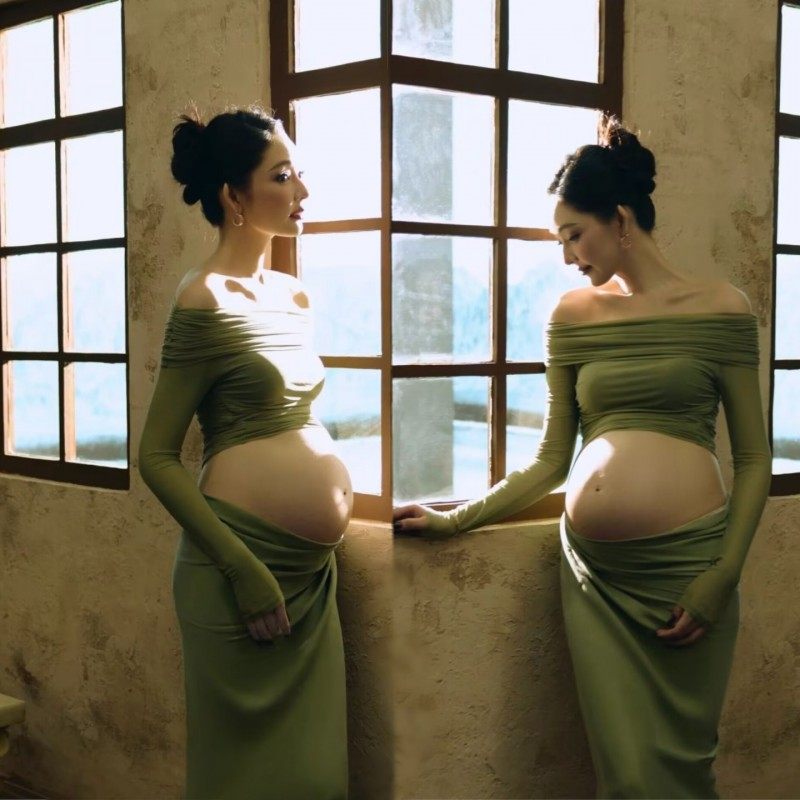 影楼孕妇简约时尚一字领影楼写真