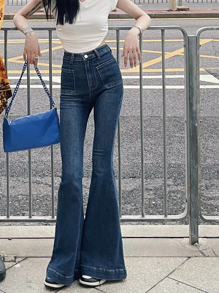 极简超模辣妹提臀大喇叭牛仔裤女