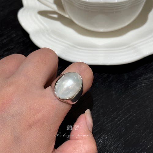 甄奢复古素面马贝珍珠纯银戒指