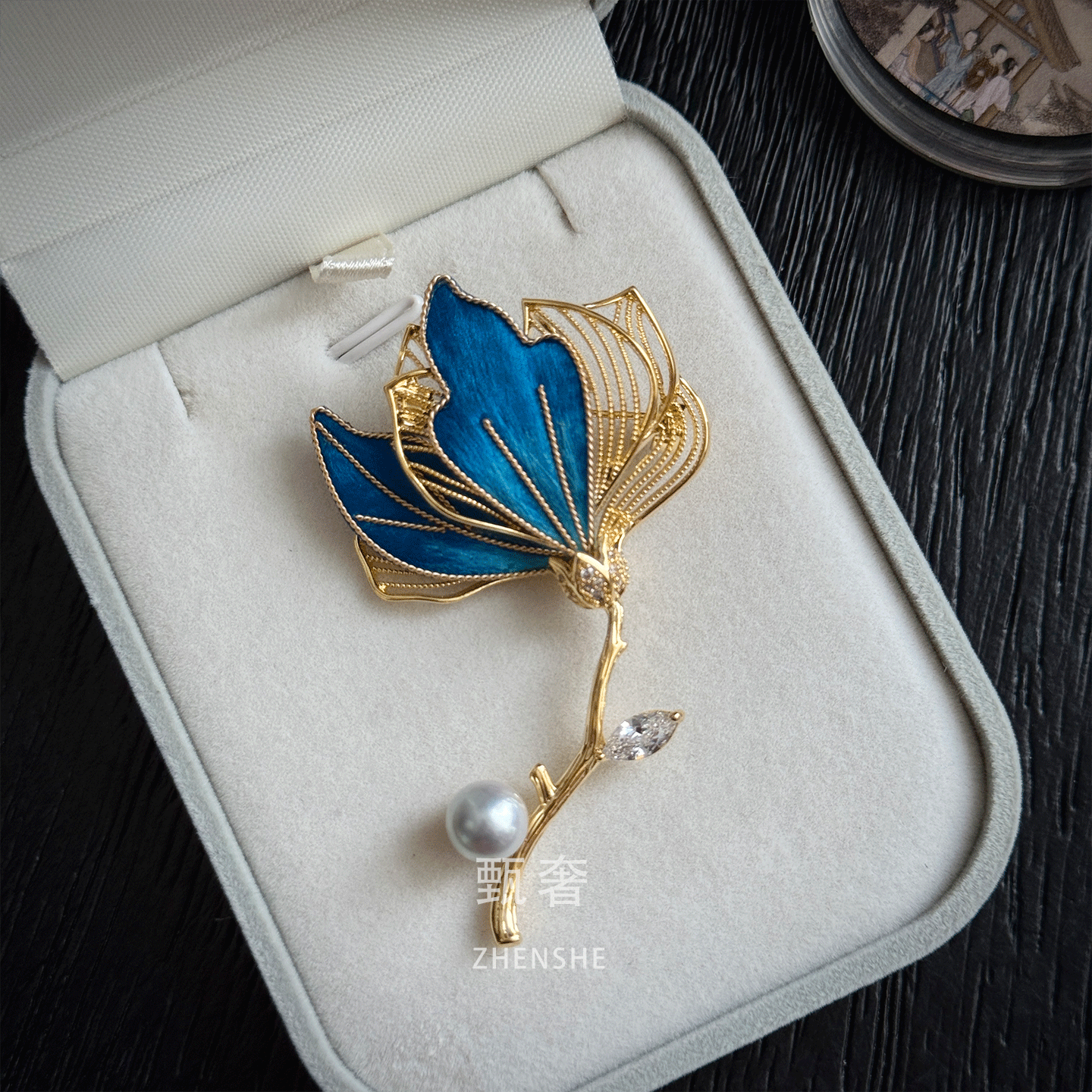 甄奢精致优雅玉兰花海水珍珠胸针
