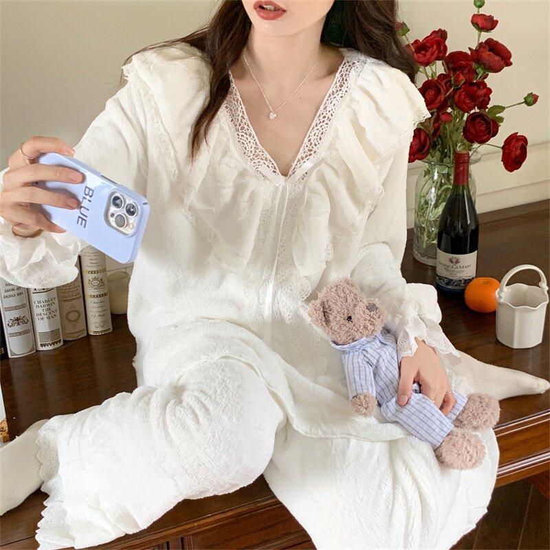 甜美V领蕾丝花边珊瑚绒睡衣女春睡衣/家居服套装