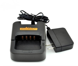 L2008 海能达TC720S TC3000 780G 2503对讲机充电器CH10A04 PD700