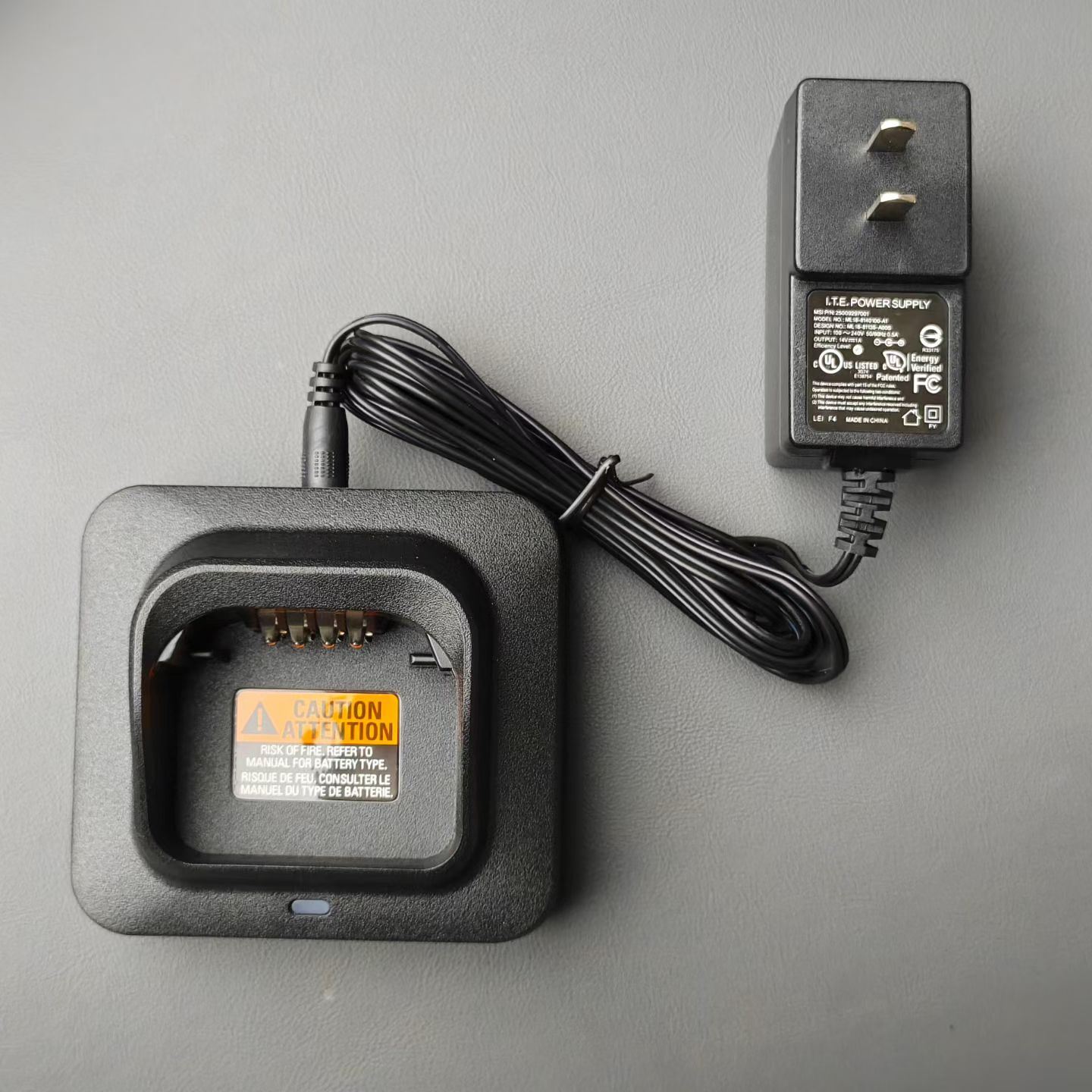 适配摩托罗拉APX N50 N30对讲机充电器 座充PMPN4819A电源火牛
