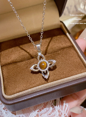 新款四芒星钛钢项链轻奢小众设计吊坠气质复古高级感百搭锁骨链女