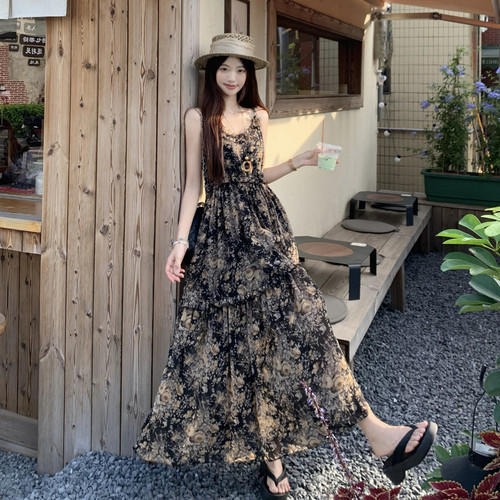 显瘦法式碎花吊带裙大码遮肚