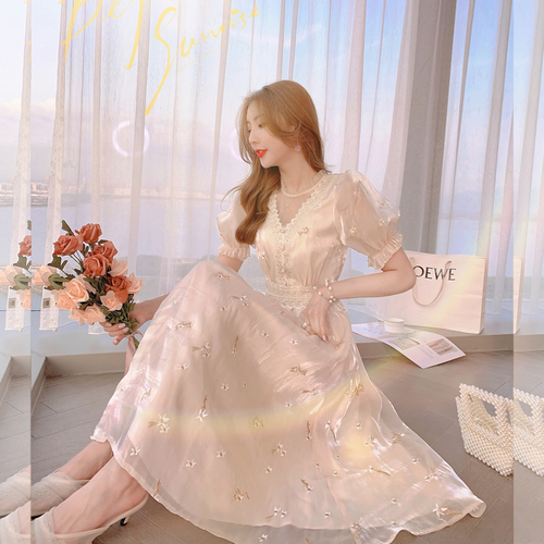 靓典服饰二店 ZDFSED2021