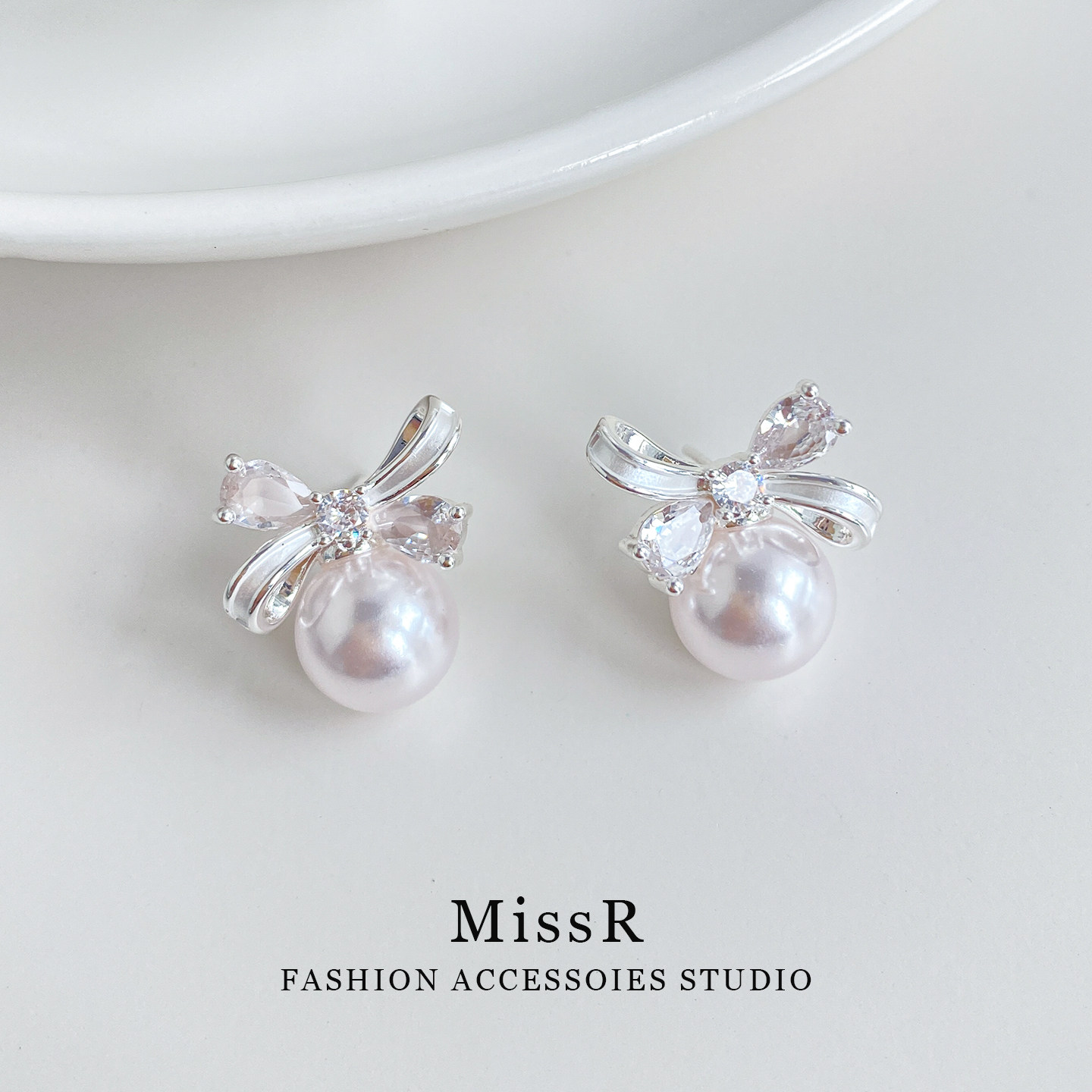 设计感蝴蝶结锆石粉光珍珠耳钉女新款高级感耳环轻奢独特气质耳饰,饰品/流行首饰/时尚饰品新,耳环,淘宝优惠券,粉丝福利购,淘宝优惠卷