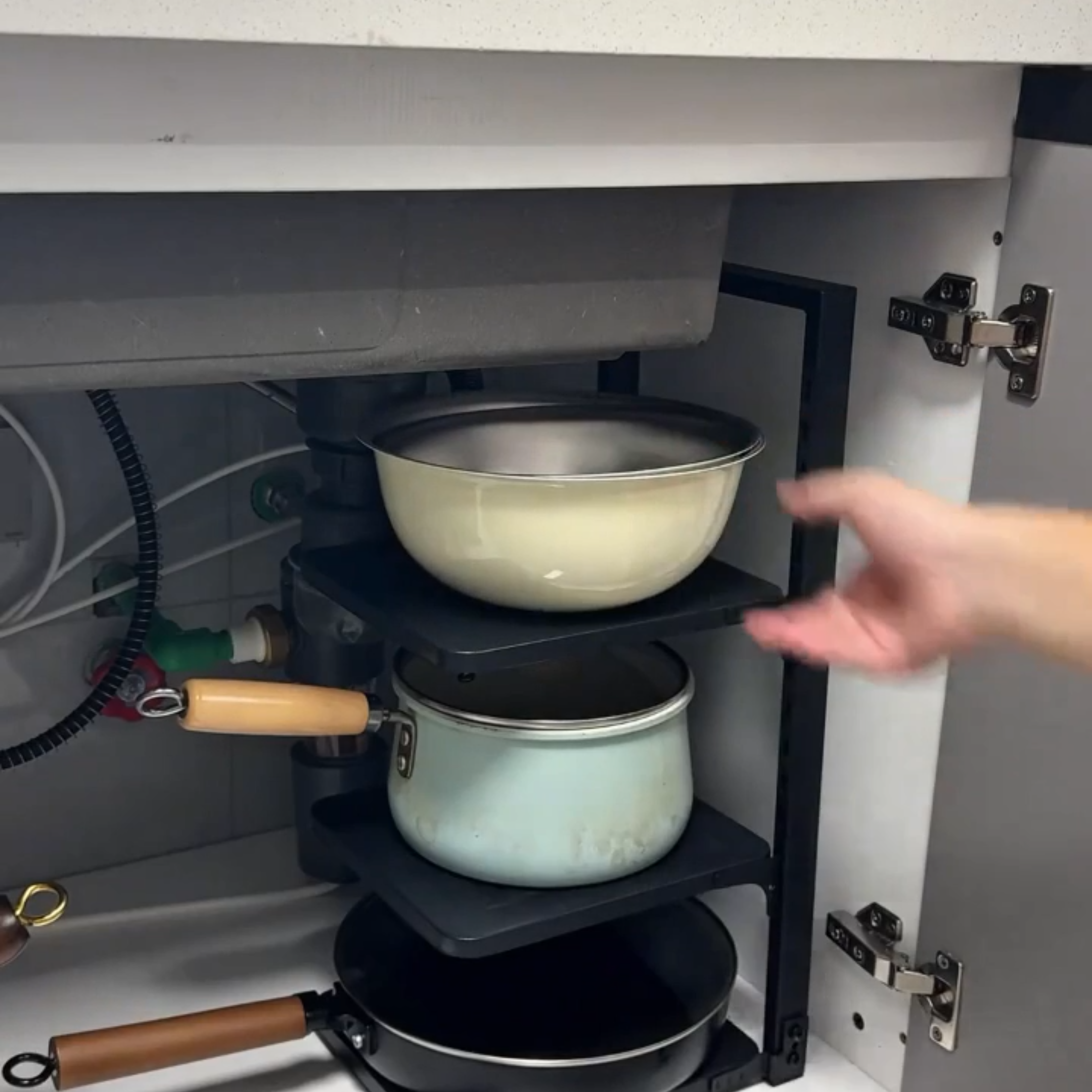 2025 新款厨房多层置物架爆款调料碗盘收纳架家用多功能储物架