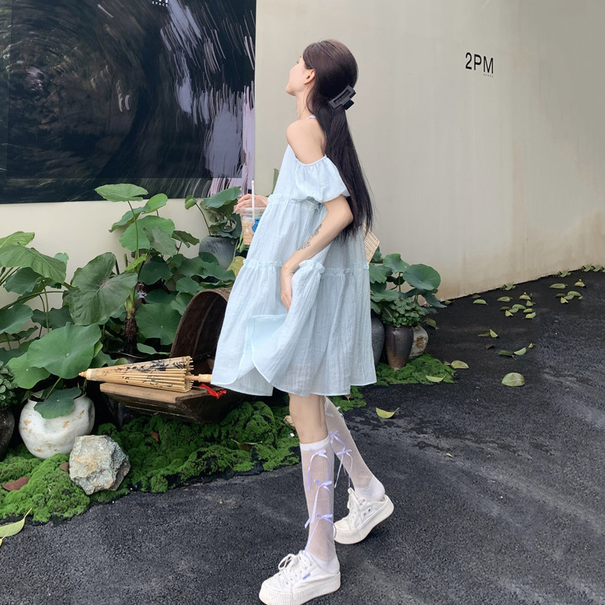 夏季挂脖露肩蓝色孕妇连衣裙2025法式宽松甜美温柔娃娃裙孕妇裙