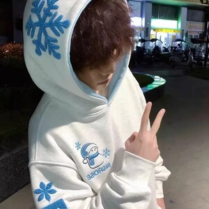 圣诞雪花字母刺绣连帽卫衣男秋冬宽松百搭重磅上衣W317P45图片