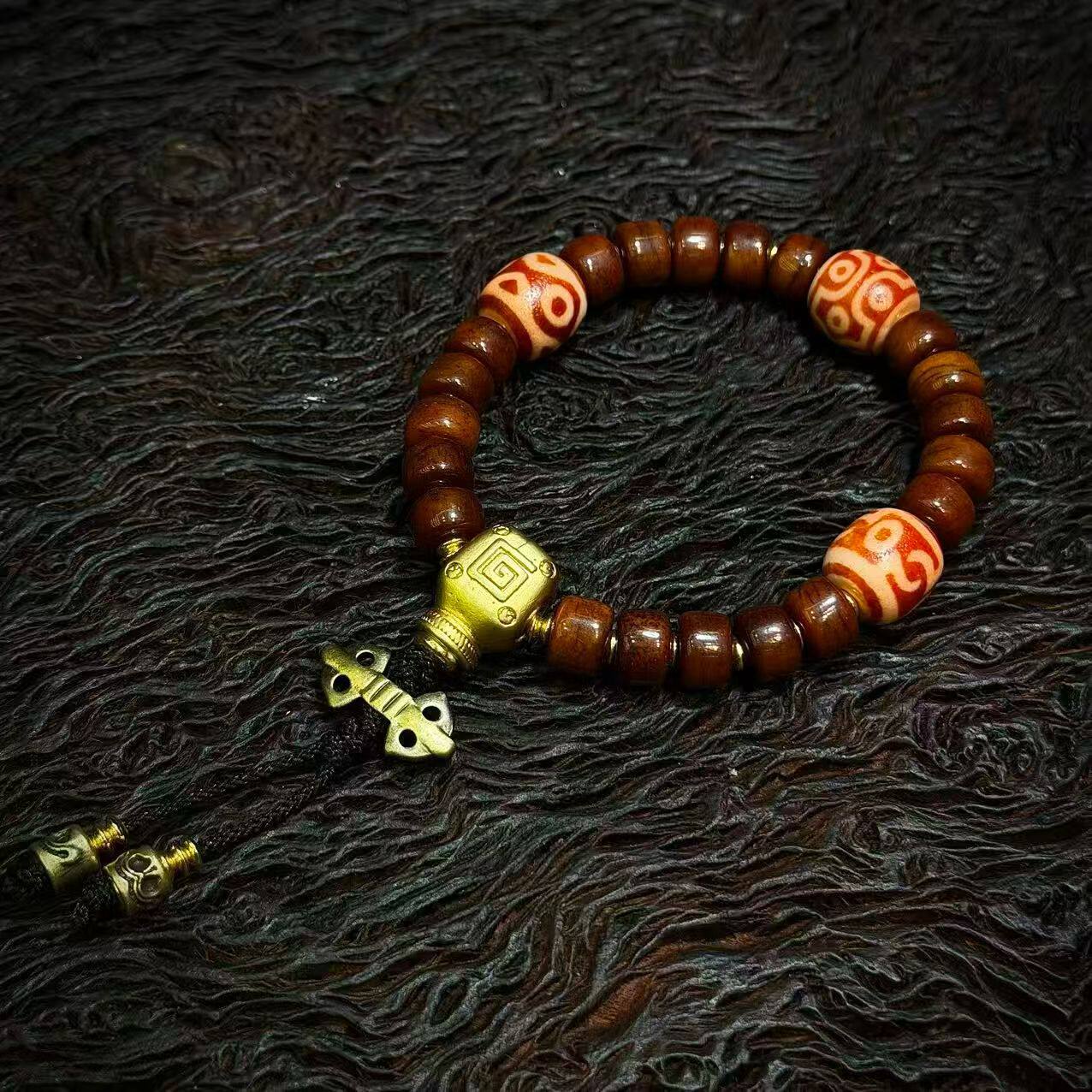 5A级西藏天然真品老矿原石玛瑙莲师法器三眼六眼天珠手串牛骨手链