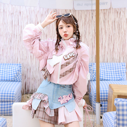 抽褶粉色宽松短外套甜美冲锋服