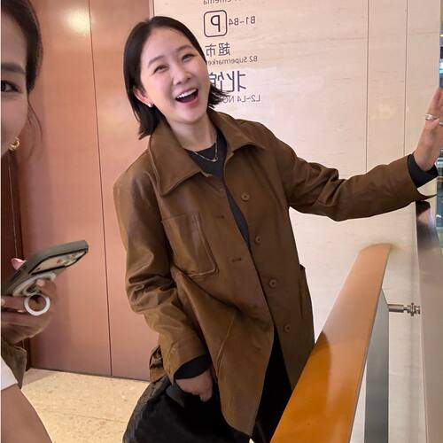 widelia十三行秋季复古机车棕色皮衣外套女翻领宽松口袋夹克8072