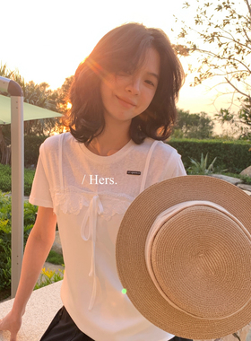 Hers-26年早春简约气质小精致感肌理感蕾丝拼接短袖T恤女