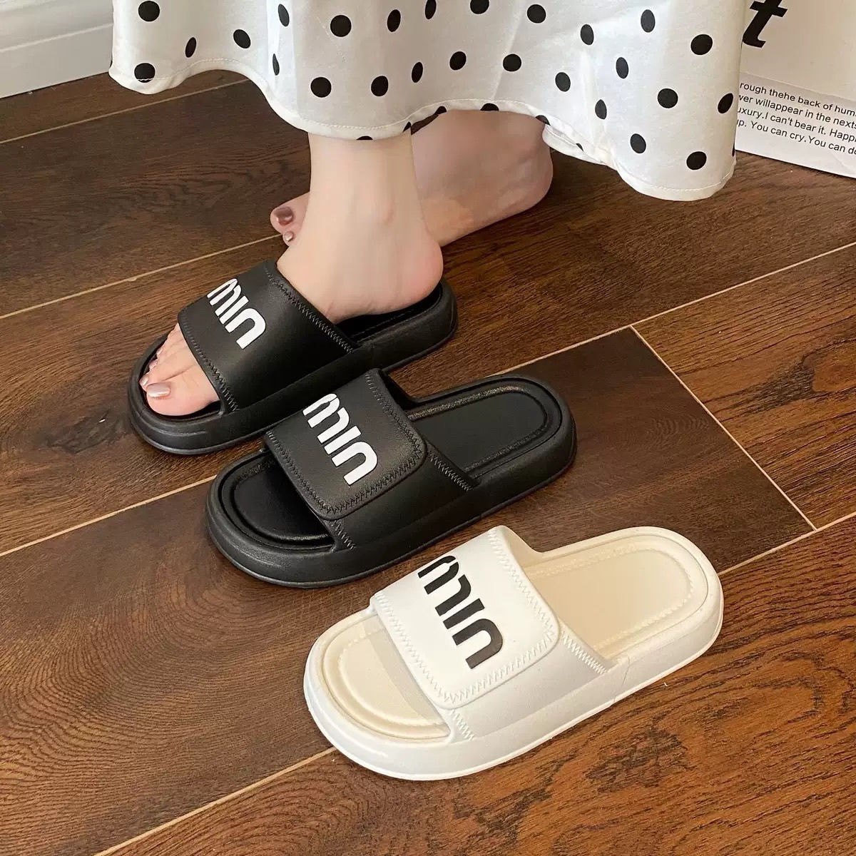 超火厚底增高凉拖鞋女夏外穿时尚高级感2025新款外出法式平底拖鞋