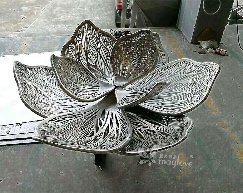 201不锈钢镂空电镀紫荆花花朵造型花园系列五金家居制品定制生产