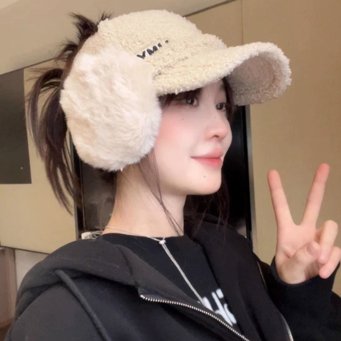 2025秋冬季可扎高马尾保暖护耳鸭舌帽羊羔绒刺绣韩系显脸小鸭舌帽,服饰配件/皮带/帽子/围巾,帽子,淘宝优惠券,粉丝福利购,淘宝优惠卷
