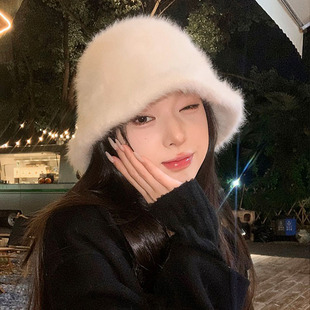白色兔毛绒帽子女冬季毛绒渔夫帽大头围显脸小水桶帽网红百搭盆帽