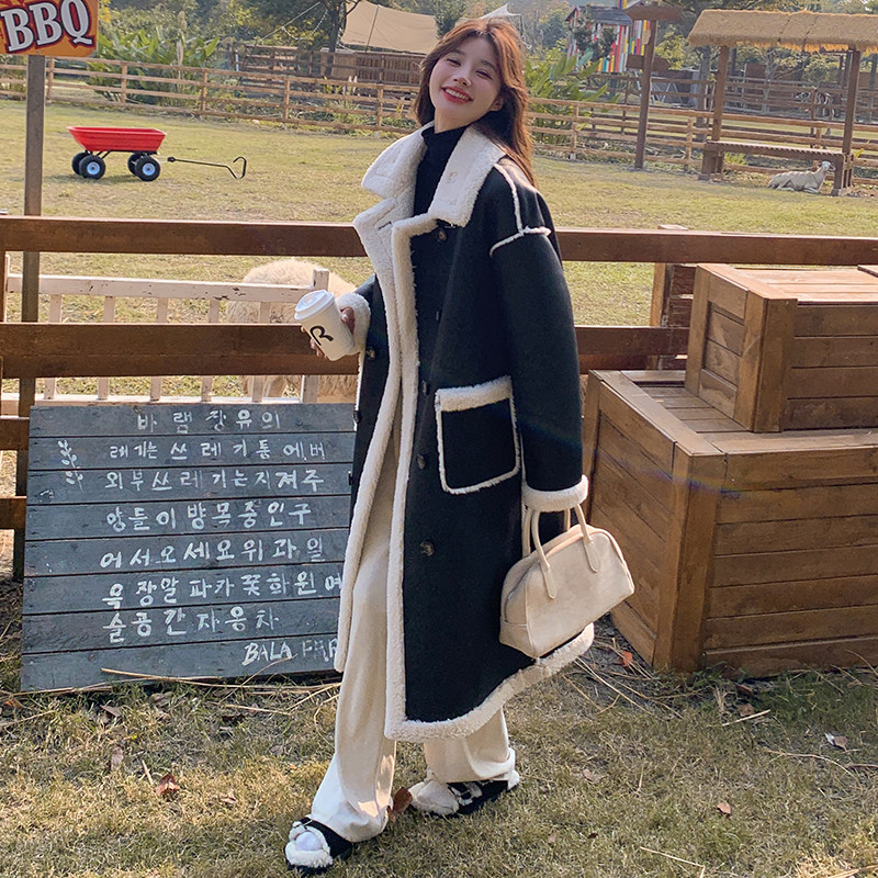 高级感炸街黑色复古长款过膝皮毛一体大衣女冬加厚保暖羊羔毛外套,女装短外套,茜茜公主