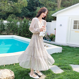 法式气质印花收腰连衣裙女夏2025新款今年流行的漂亮绝美减龄长裙图片