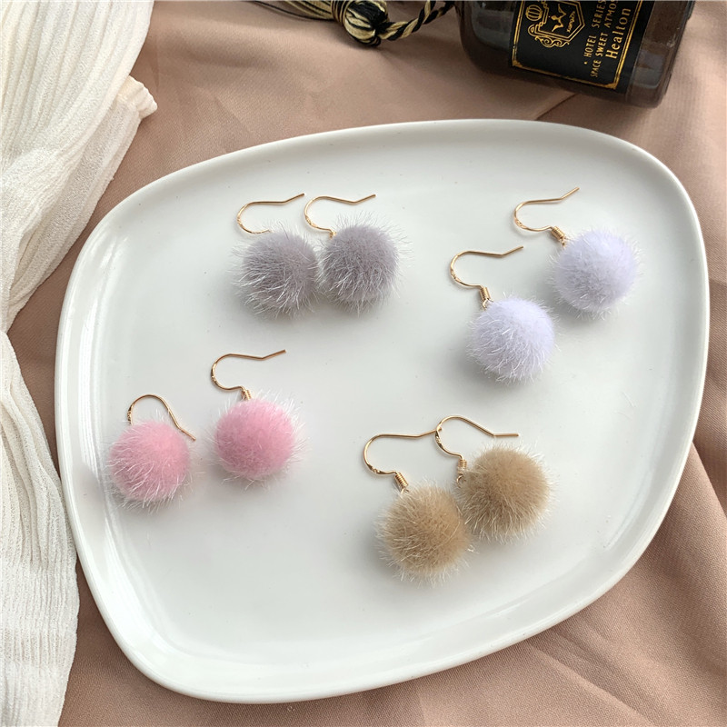 毛毛球百搭风韩国耳环