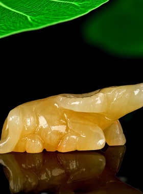 天然玉石米黄玉卧牛摆件吉祥物家居客厅生肖牛桌面装饰品礼品摆设