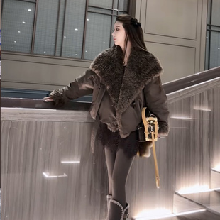 休闲短外套女士加厚小个子上衣时尚皮毛一体加厚秋冬大毛领派克服