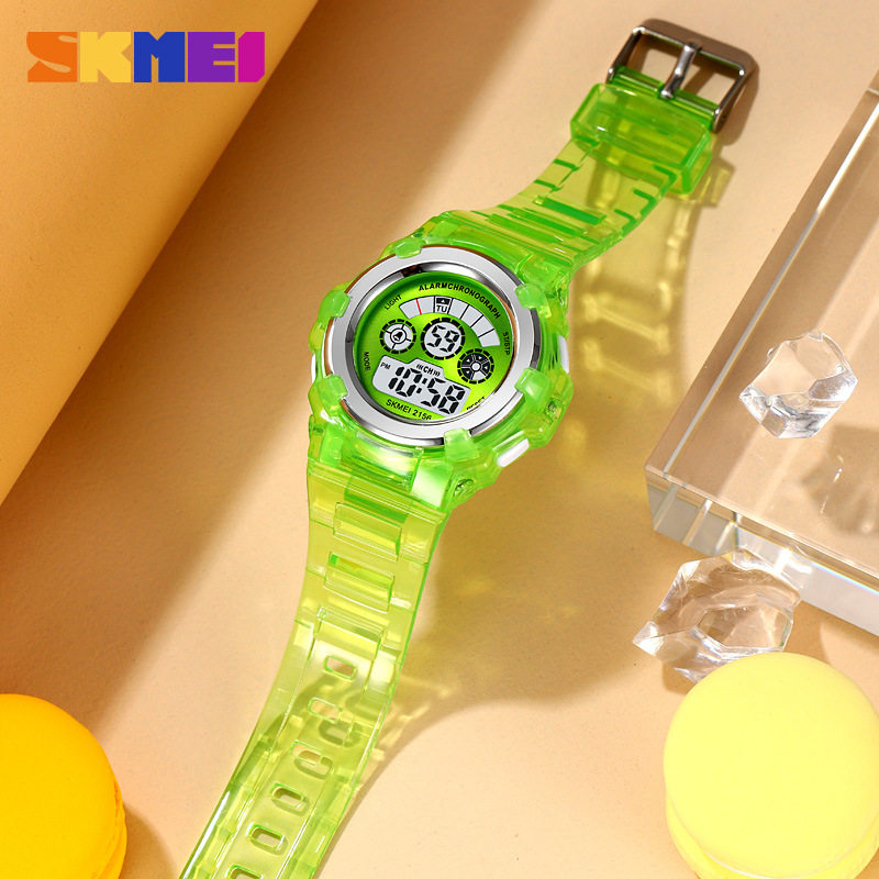 时尚儿童学生手表户外运动多功能腕表夜光游泳防水电子表男孩女孩