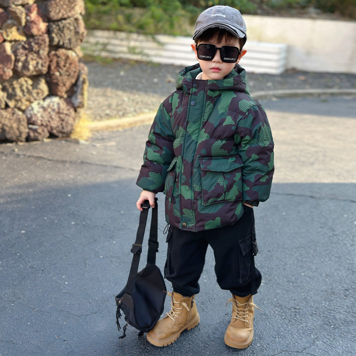 儿童轻薄羽绒服男童冬装2023冬季迷彩外套宝宝中长款加厚保暖棉服