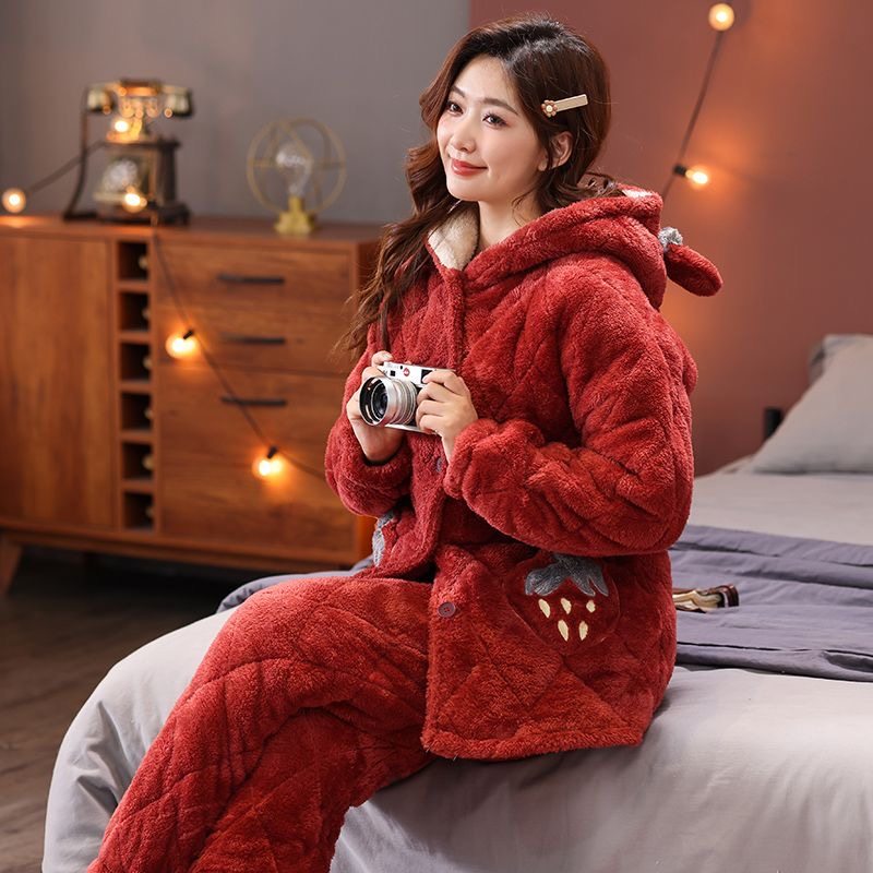 秋冬季新款睡衣女珊瑚绒三层夹棉可爱连帽款加厚法兰绒家居服套装