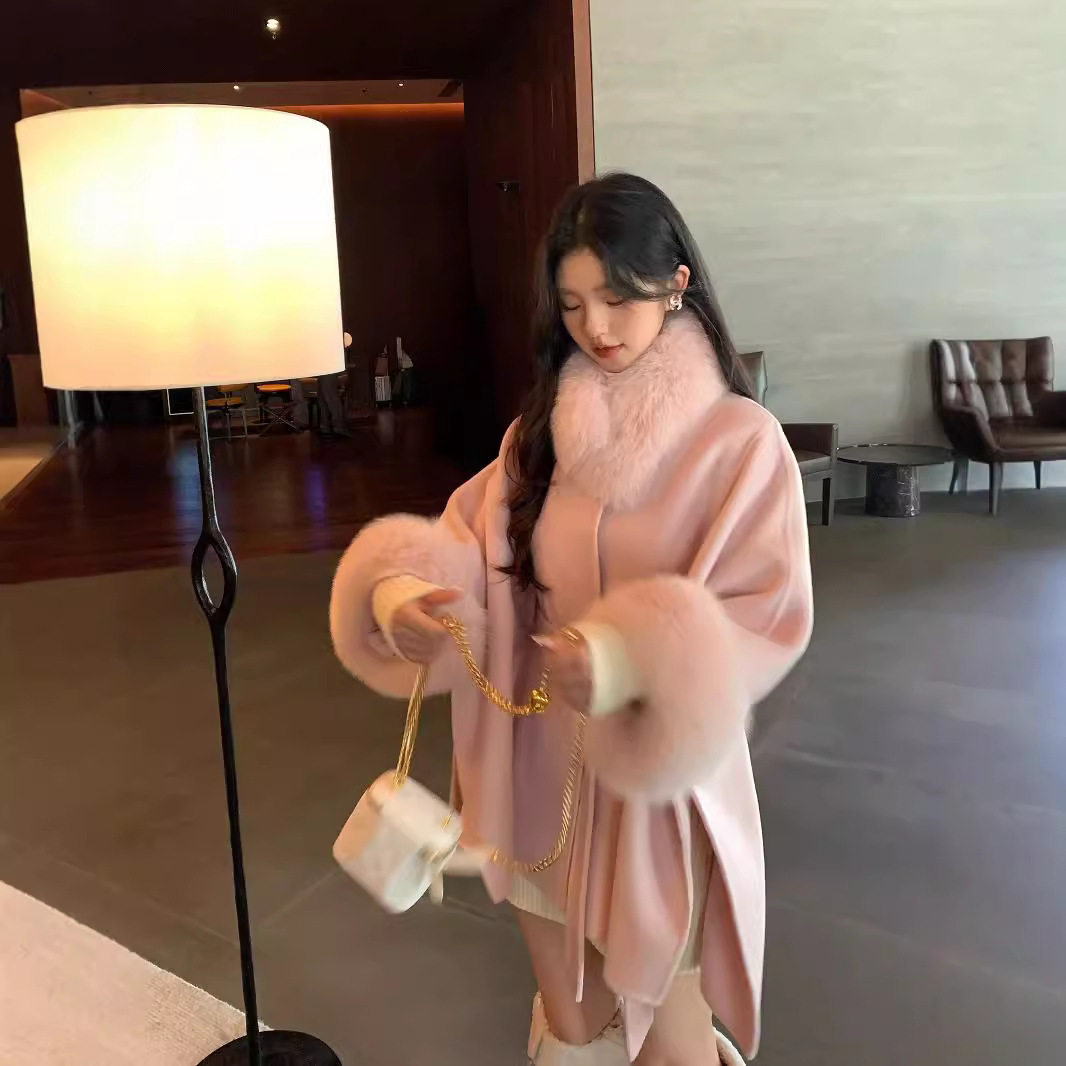 气质斗篷高级感毛呢外套女狐狸毛领26秋冬新款双面羊绒大衣中长款