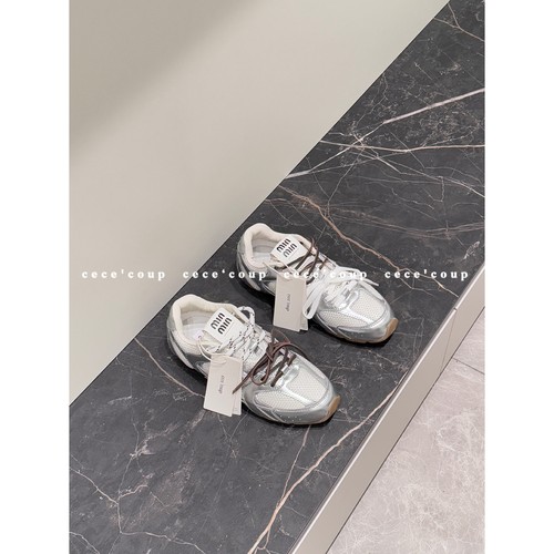 未来感平底德训鞋休闲阿甘鞋