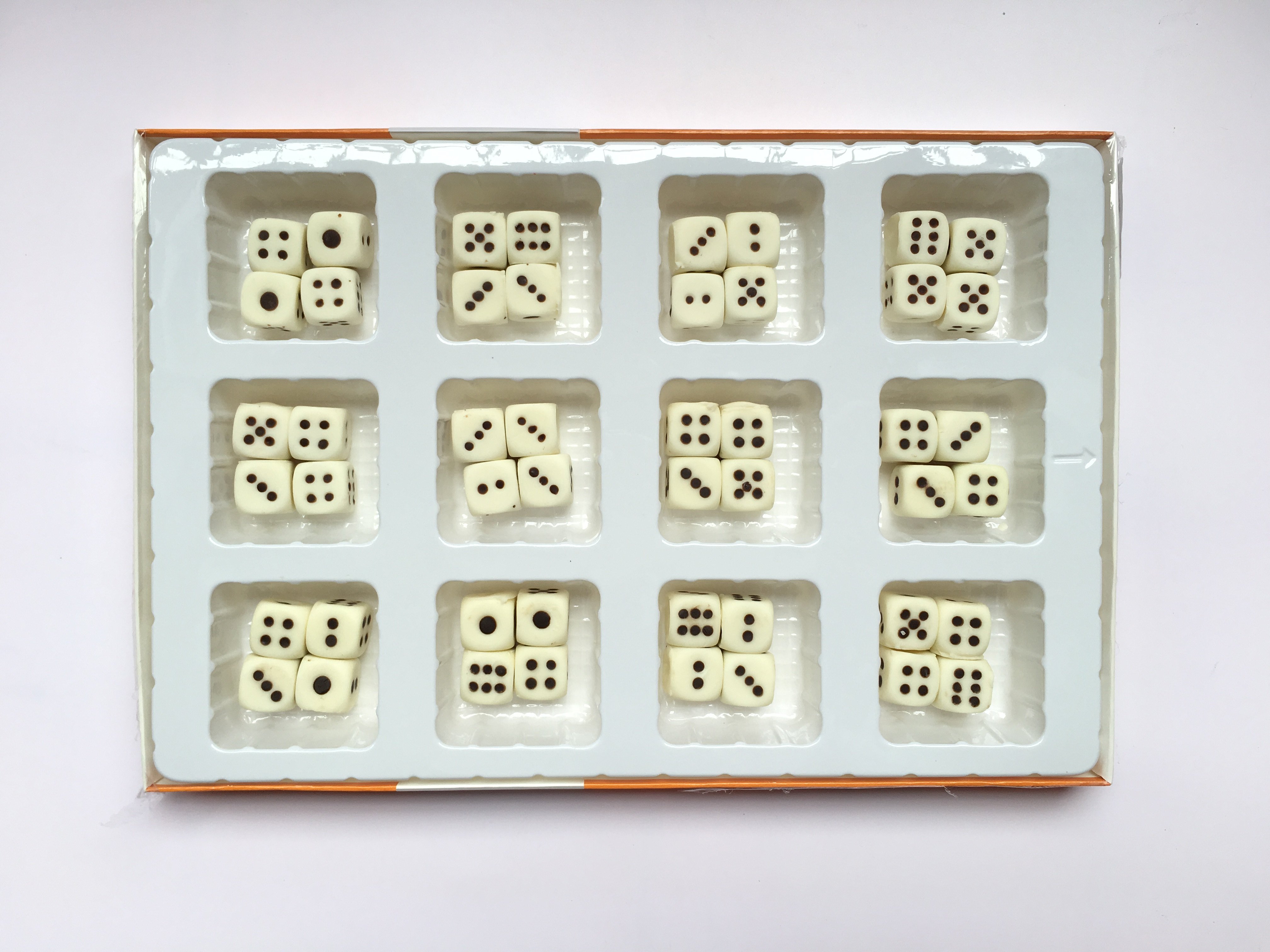 蛋糕装饰插片色子巧克力 立体骰 厚麻将巧克力骰子48粒代可可脂