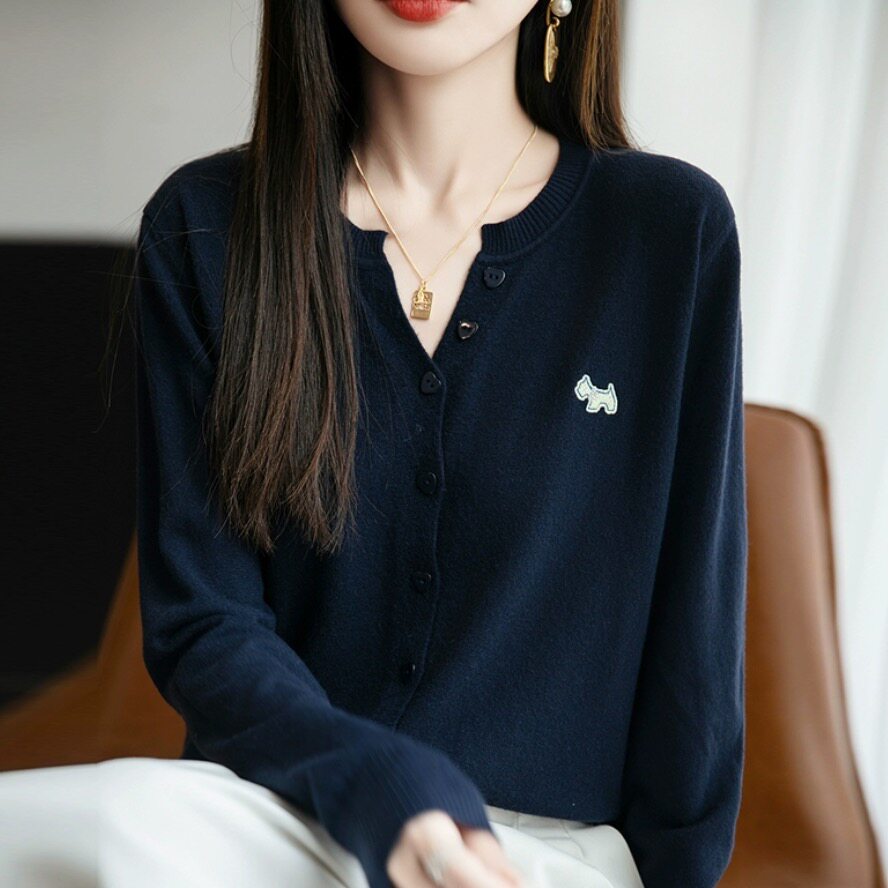 V领刺绣针织开衫女春秋洋气上衣
