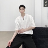 白色