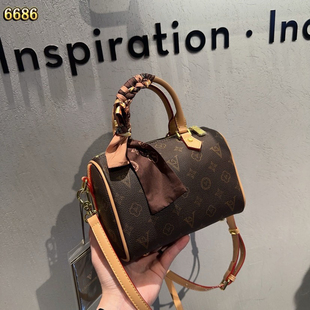 凯诗米娜女包经典枕头包单肩斜挎手提小圆筒包包时尚百搭