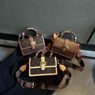 凯诗米娜女包新款时尚百搭单肩斜挎包女休闲小方包潮