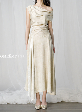 Domremy十五世【丝暮】斜肩温柔淡黄色长裙气质高级感收腰连衣裙