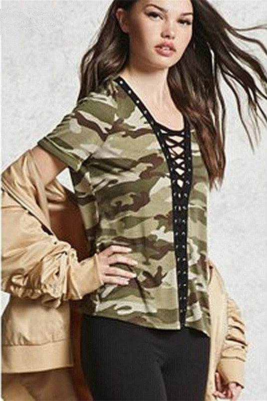 F21系列专柜正品B-3-4-2-3个性深V领短袖迷彩T恤女058187