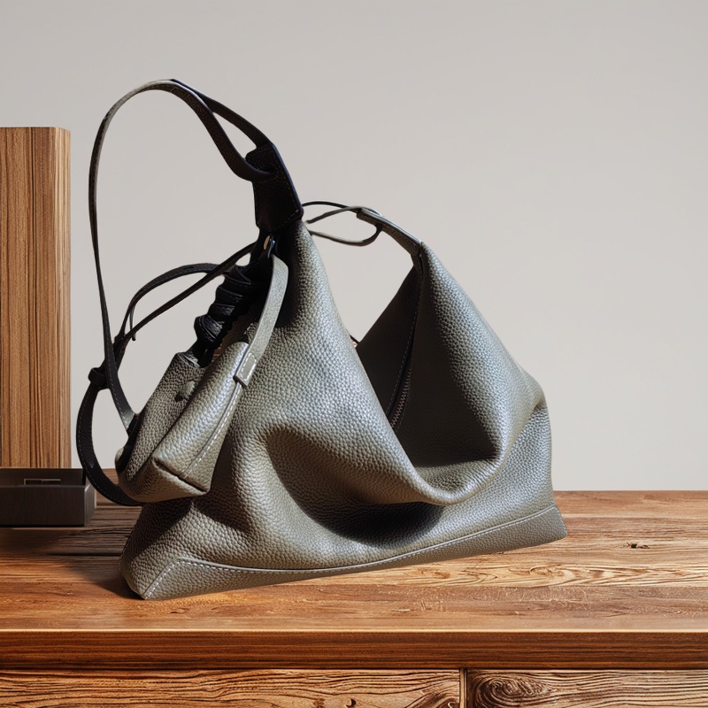 2025新款软牛皮斜挎hobo水桶包