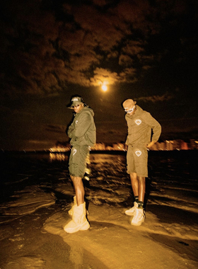 Carsicko 新款男士宽松高街爱心刺绣可拆卸时尚流行嘻哈印花长裤