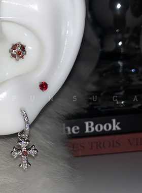 暗黑复古红色十字架耳骨钉钛钢满钻十字花纹耳圈男女情侣耳钉耳环