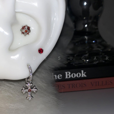 暗黑复古红色十字架耳骨钉钛钢满钻十字花纹耳圈男女情侣耳钉耳环