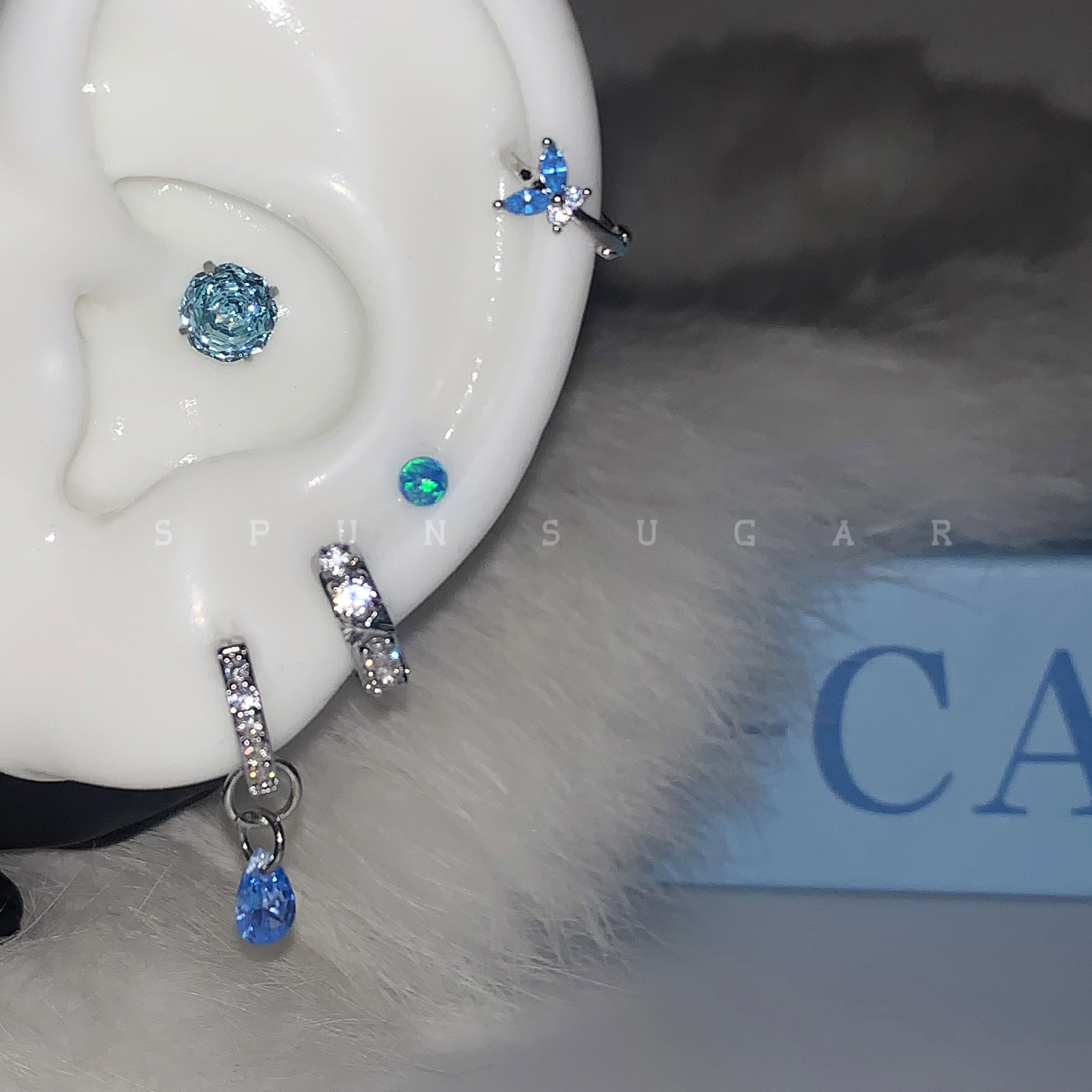 爆闪海蓝色千禧玫瑰切耳骨钉钛钢澳宝耳蜗钉蝴蝶水滴耳圈耳环女