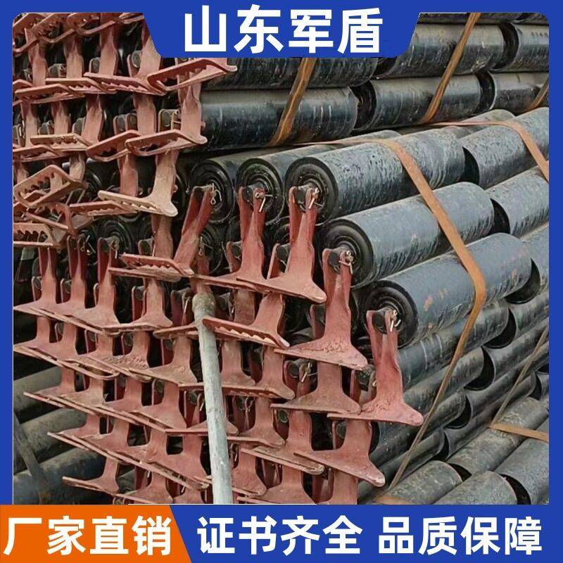 滚筒输送带托辊 缓冲橡胶防滑震无动力托辊支架 槽型托辊图片